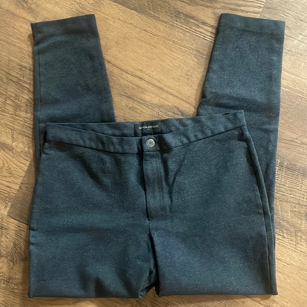 Banana Republic Heather Grey Knit Ankle Length Pants